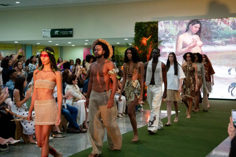 Eixo Literatura e Moda abre programação com desfile inspirado em obra de José de Alencar