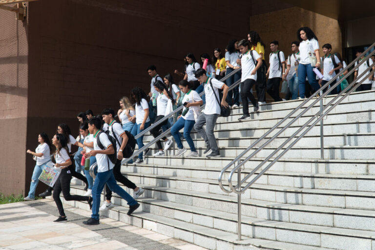 Cerca de 11 mil estudantes já mergulharam no universo literário da XV Bienal Internacional do Livro do Ceará em quatro dias