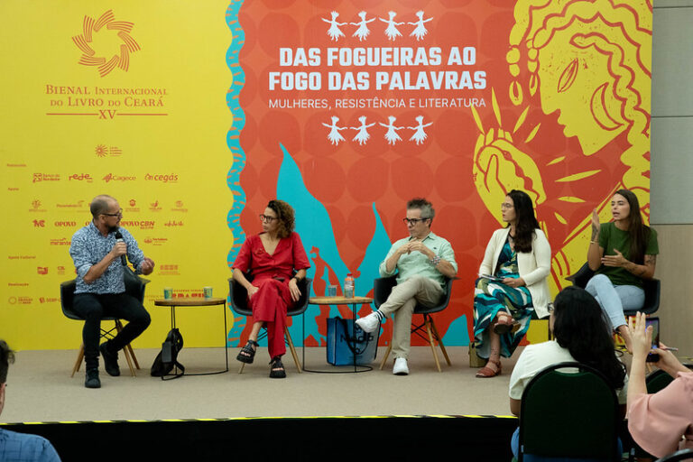 MinC discute política do livro e anuncia selo para bibliotecas na Bienal Internacional do Livro