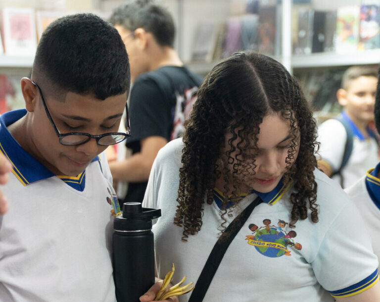 Pequenos leitores e encontro de bibliotecas públicas animam a semana da XV Bienal do Livro do Ceará